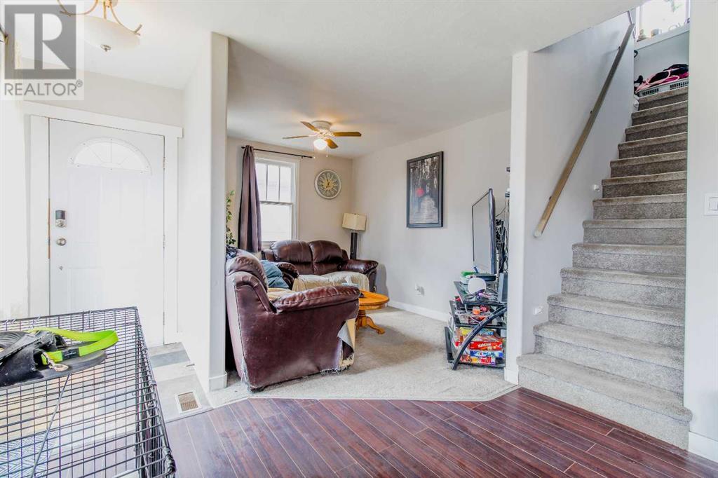 Property at 244 14 Street N image 5