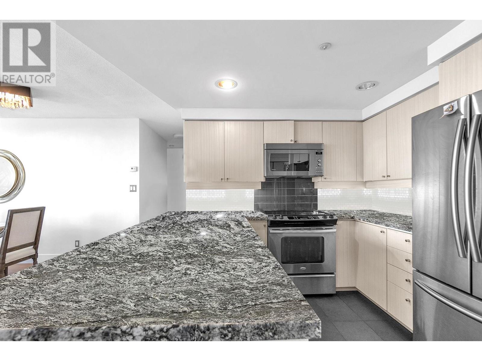 Listing Picture 17 of 32 : 3005 1009 EXPO BOULEVARD, Vancouver / 溫哥華 - 魯藝地產 Yvonne Lu Group - MLS Medallion Club Member