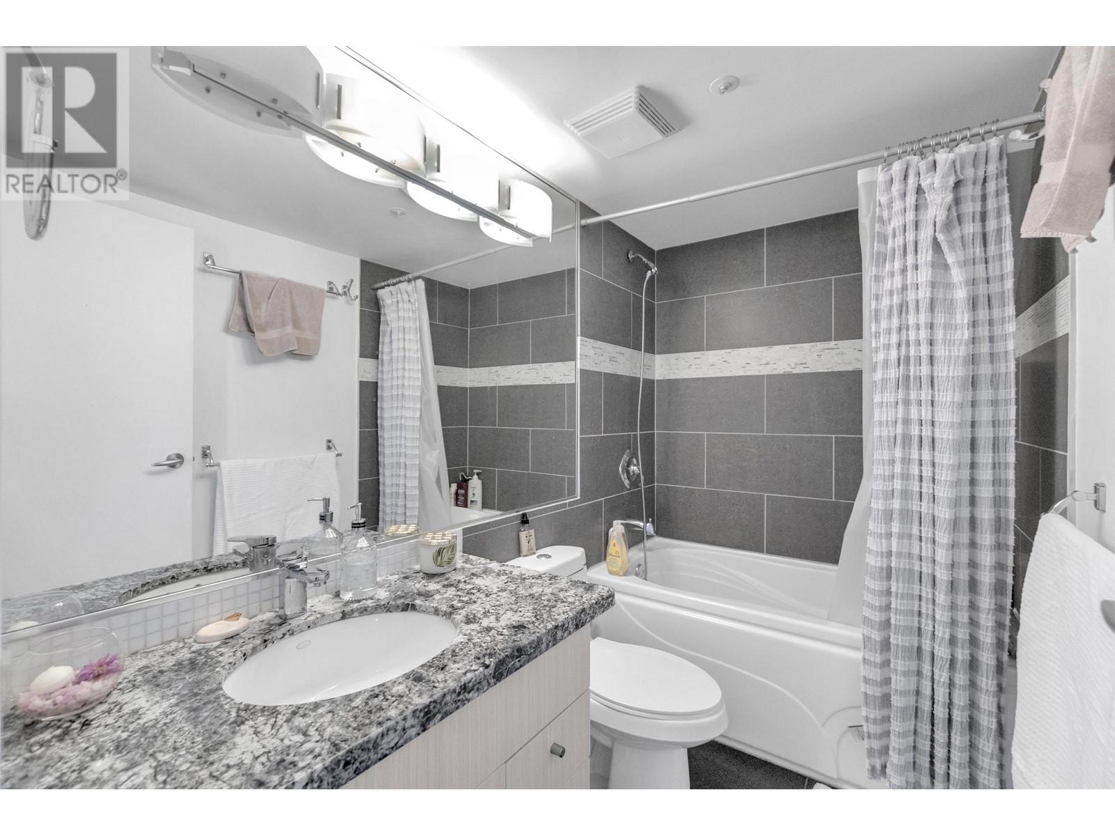 Listing Picture 18 of 32 : 3005 1009 EXPO BOULEVARD, Vancouver / 溫哥華 - 魯藝地產 Yvonne Lu Group - MLS Medallion Club Member