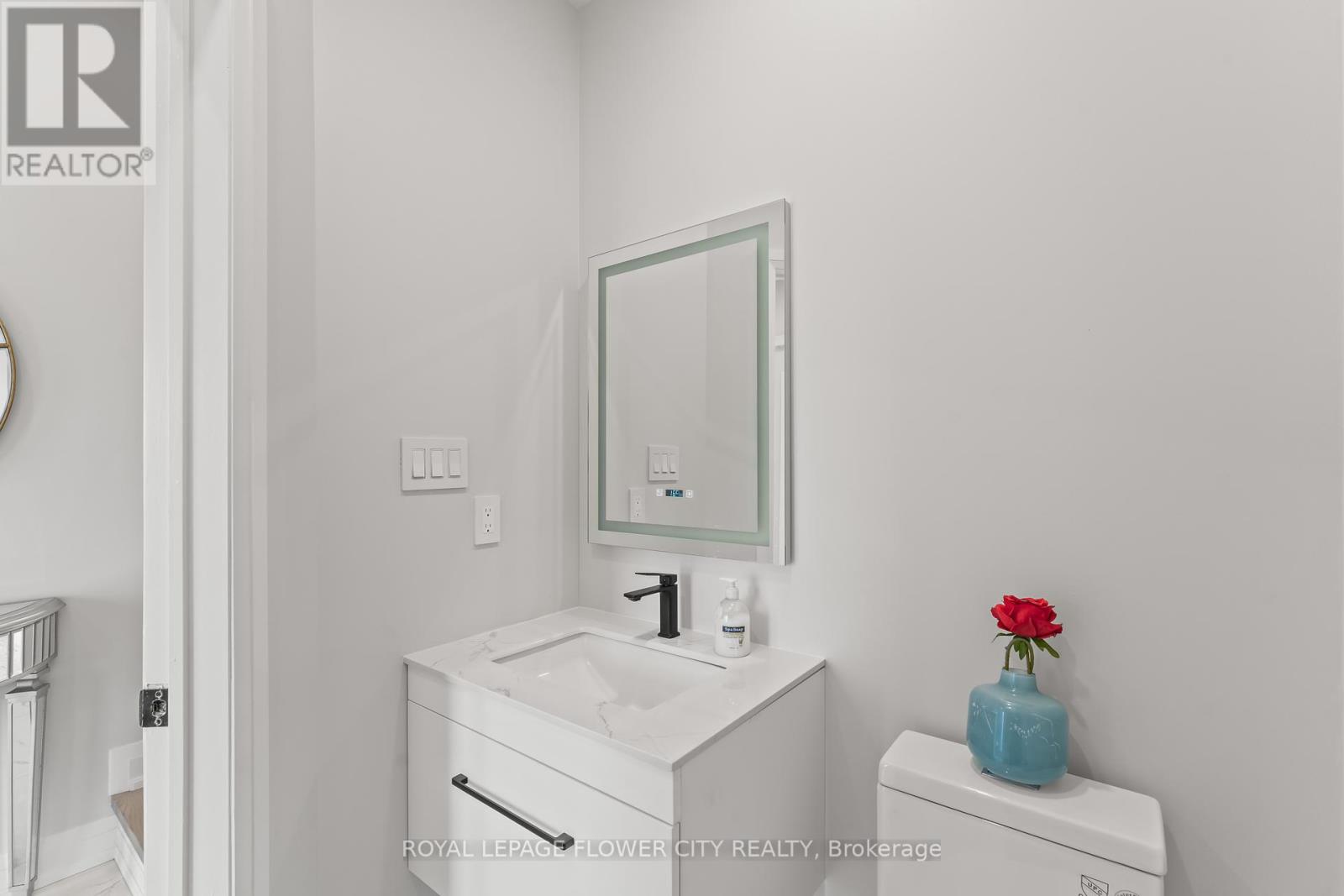 43 Polonia Avenue, Brampton, Ontario  L6Y 0L1 - Photo 9 - W12048327