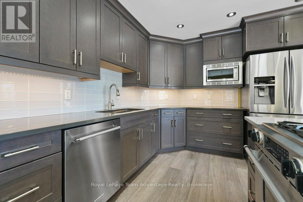 54 Waubeek Street, Parry Sound, Ontario  P2A 1C3 - Photo 18 - X12047449