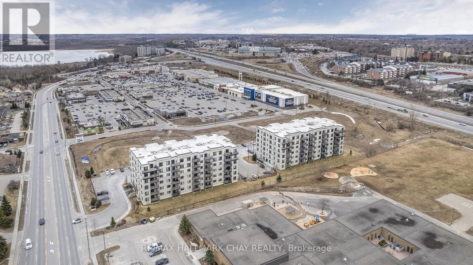 305 - 299 Cundles Road E, Barrie, Ontario  L4M 4S5 - Photo 4 - S12039125