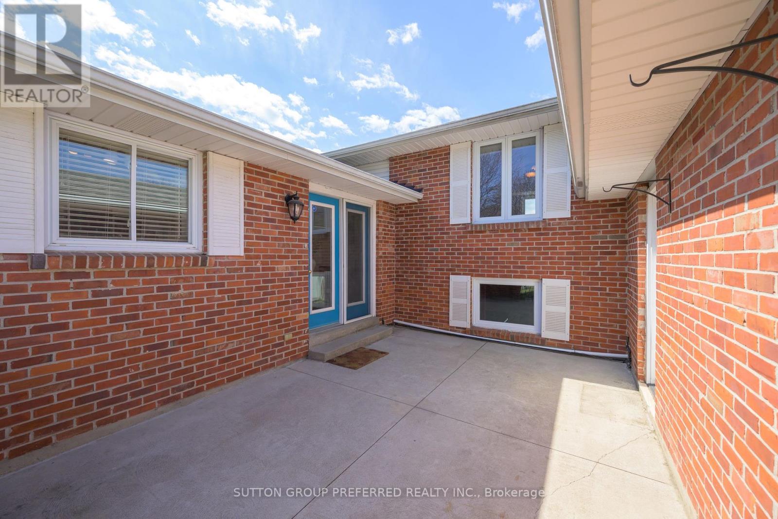Property at 144 MERIDENE CRESCENT W image 3