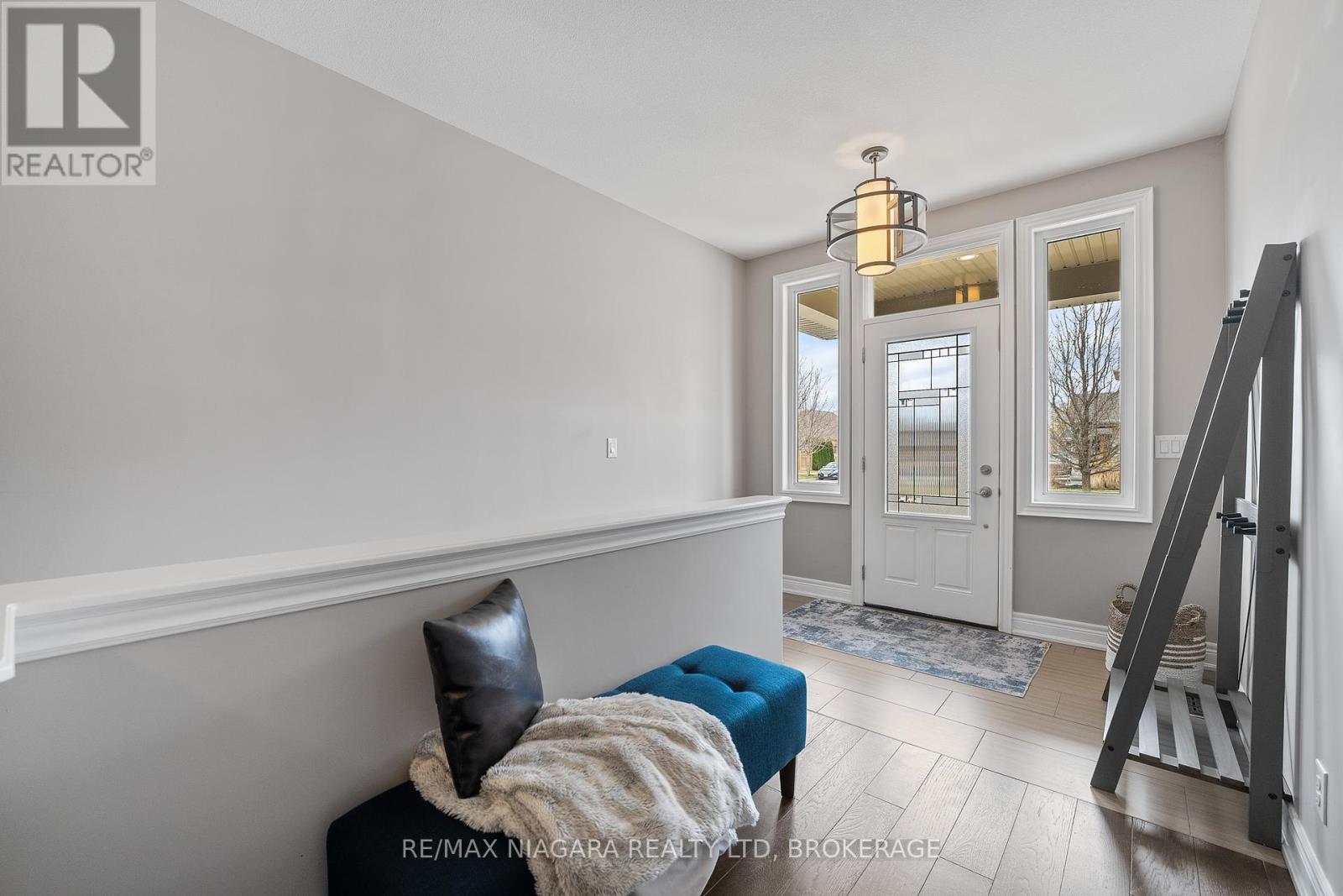Property at 86 PARKSIDE DRIVE image 3