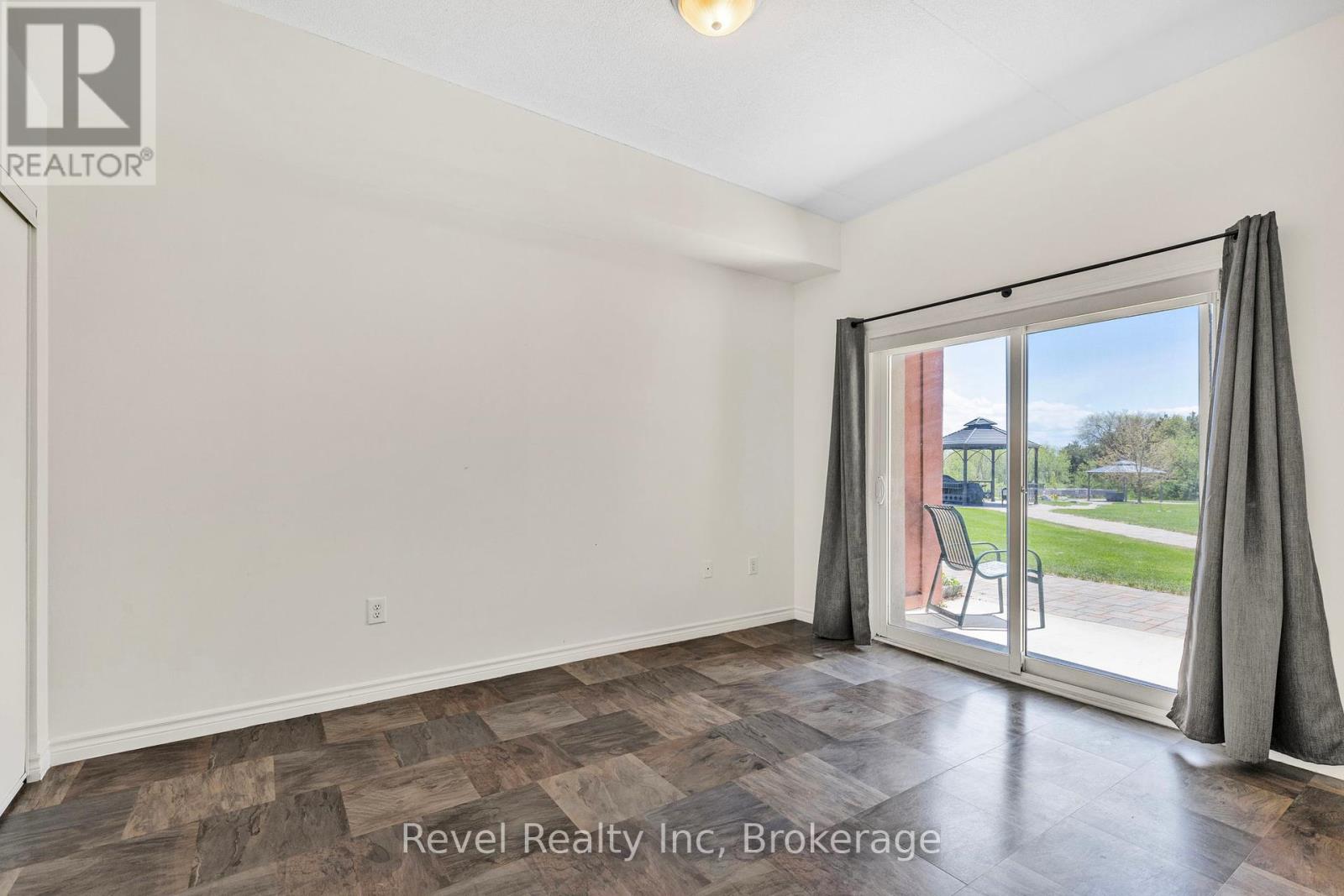 105 - 333 Lafontaine Road W, Tiny, Ontario  L9M 0H1 - Photo 12 - S12048437