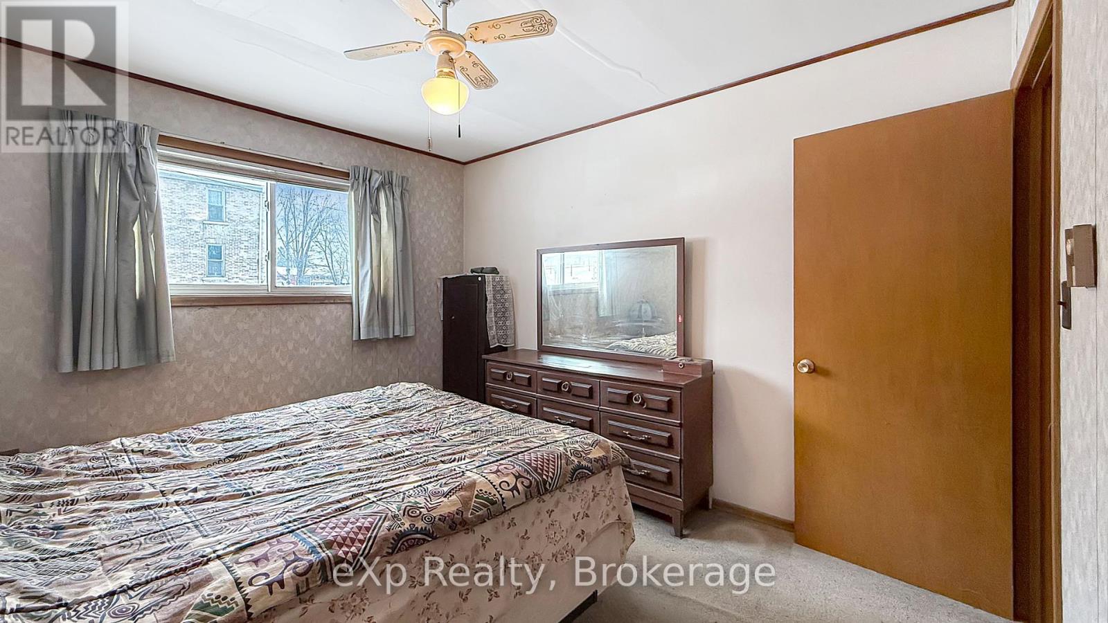 815 Albert Street E, West Grey, Ontario  N0G 1C0 - Photo 15 - X12048412