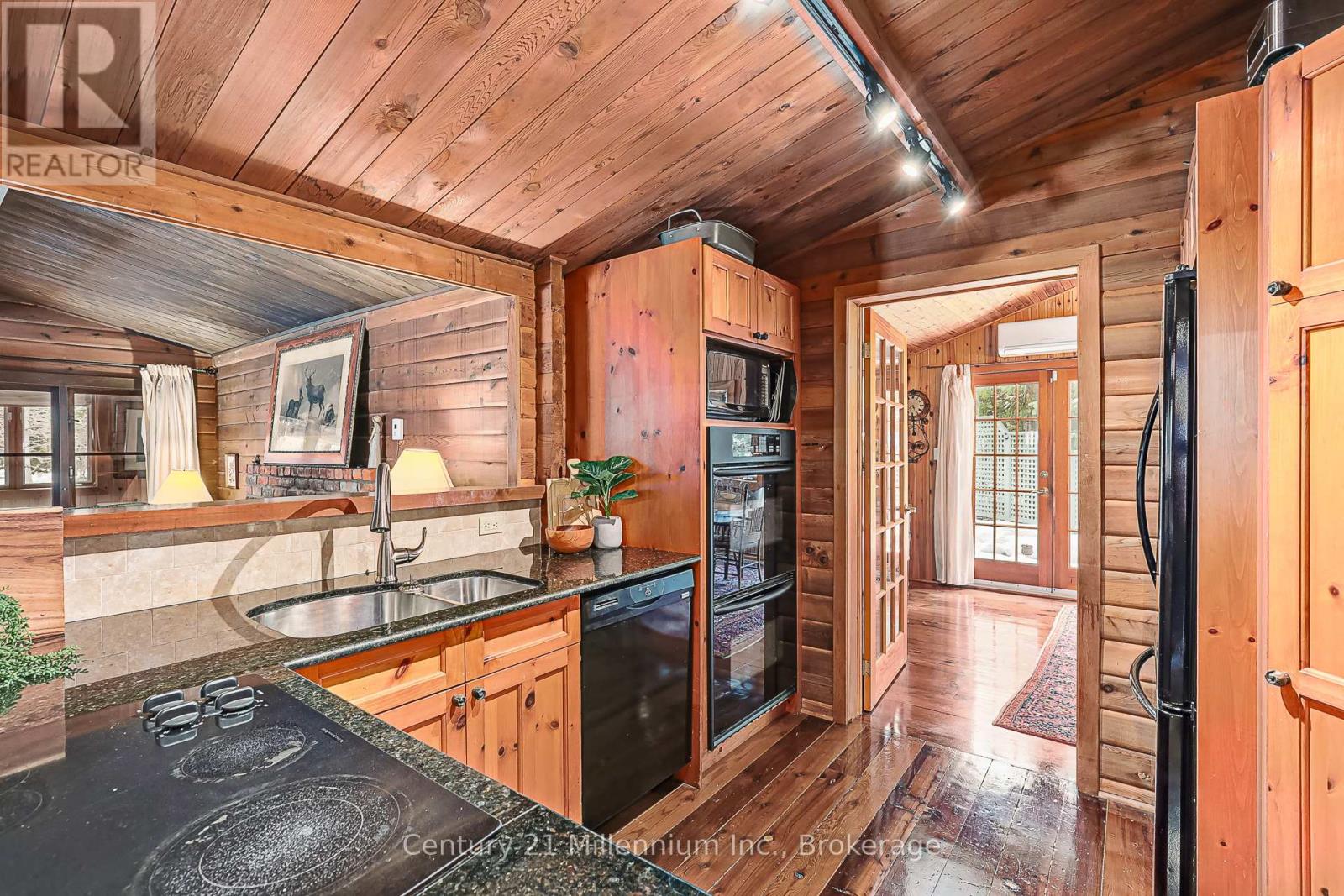 150 St Moritz Crescent, Blue Mountains, Ontario  L9Y 0S6 - Photo 20 - X12048468