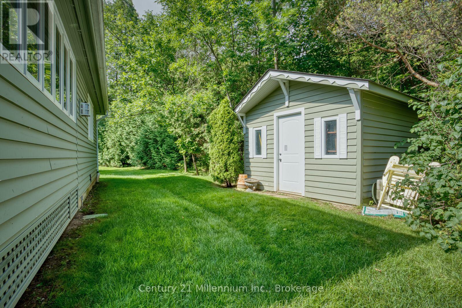 150 St Moritz Crescent, Blue Mountains, Ontario  L9Y 0S6 - Photo 37 - X12048468