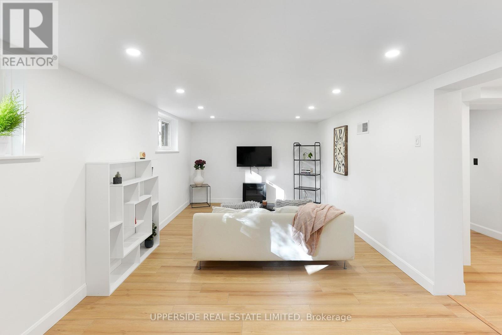 215 Ridley Boulevard, Toronto, Ontario  M5M 3M5 - Photo 18 - C12048465