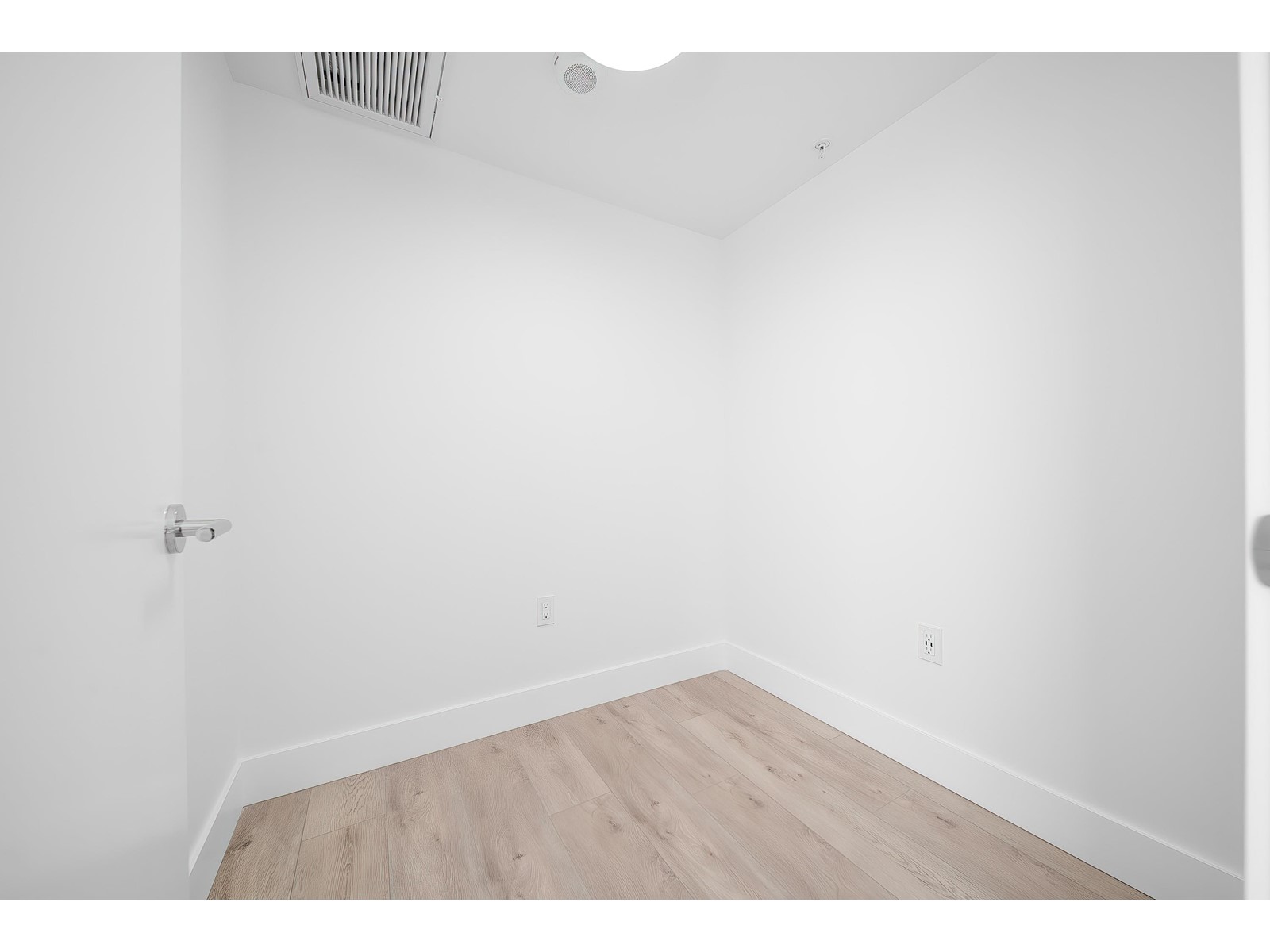 1705 10428 Whalley Boulevard, Surrey, British Columbia  V3T 1W6 - Photo 16 - R2983186