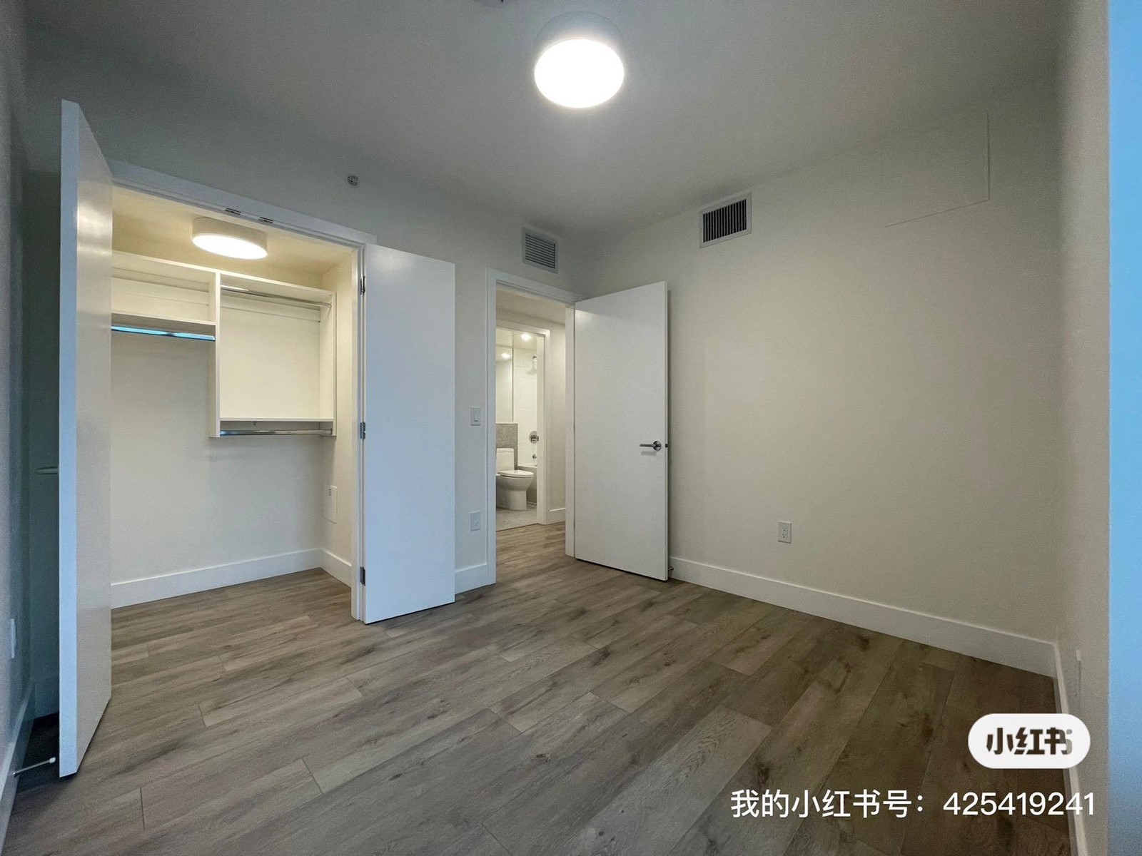 1705 10428 Whalley Boulevard, Surrey, British Columbia  V3T 1W6 - Photo 4 - R2983186