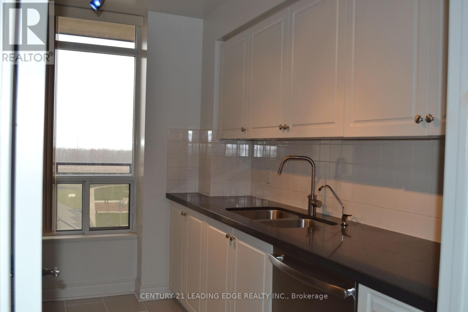 905 - 51 Saddlecreek Drive, Markham, Ontario  L3T 7Z1 - Photo 3 - N12048501