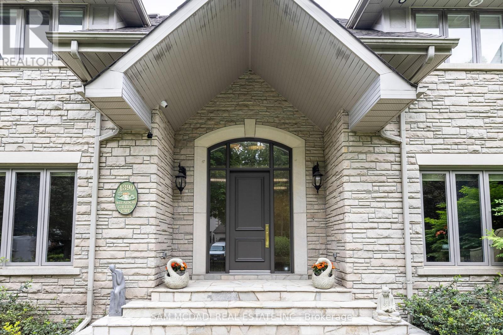 Property at 1390 MEADOW GREEN COURT image 3