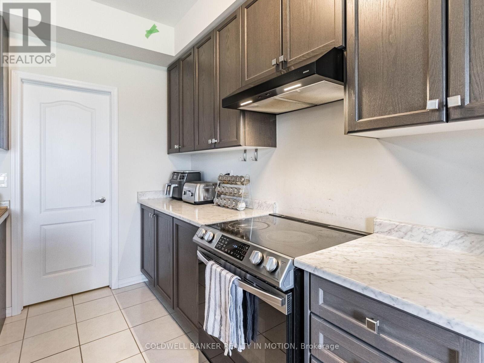 28 Esther Crescent W, Thorold, Ontario  L3B 5N5 - Photo 11 - X12048473