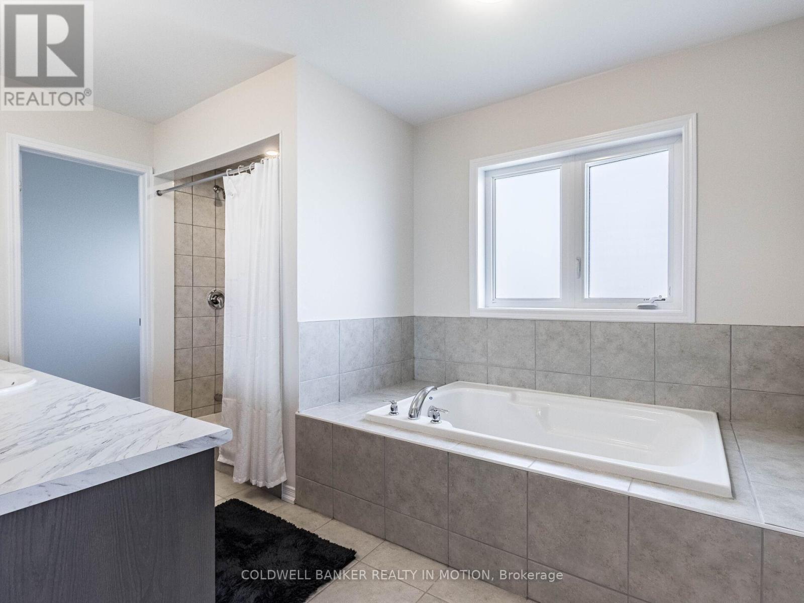 28 Esther Crescent W, Thorold, Ontario  L3B 5N5 - Photo 23 - X12048473