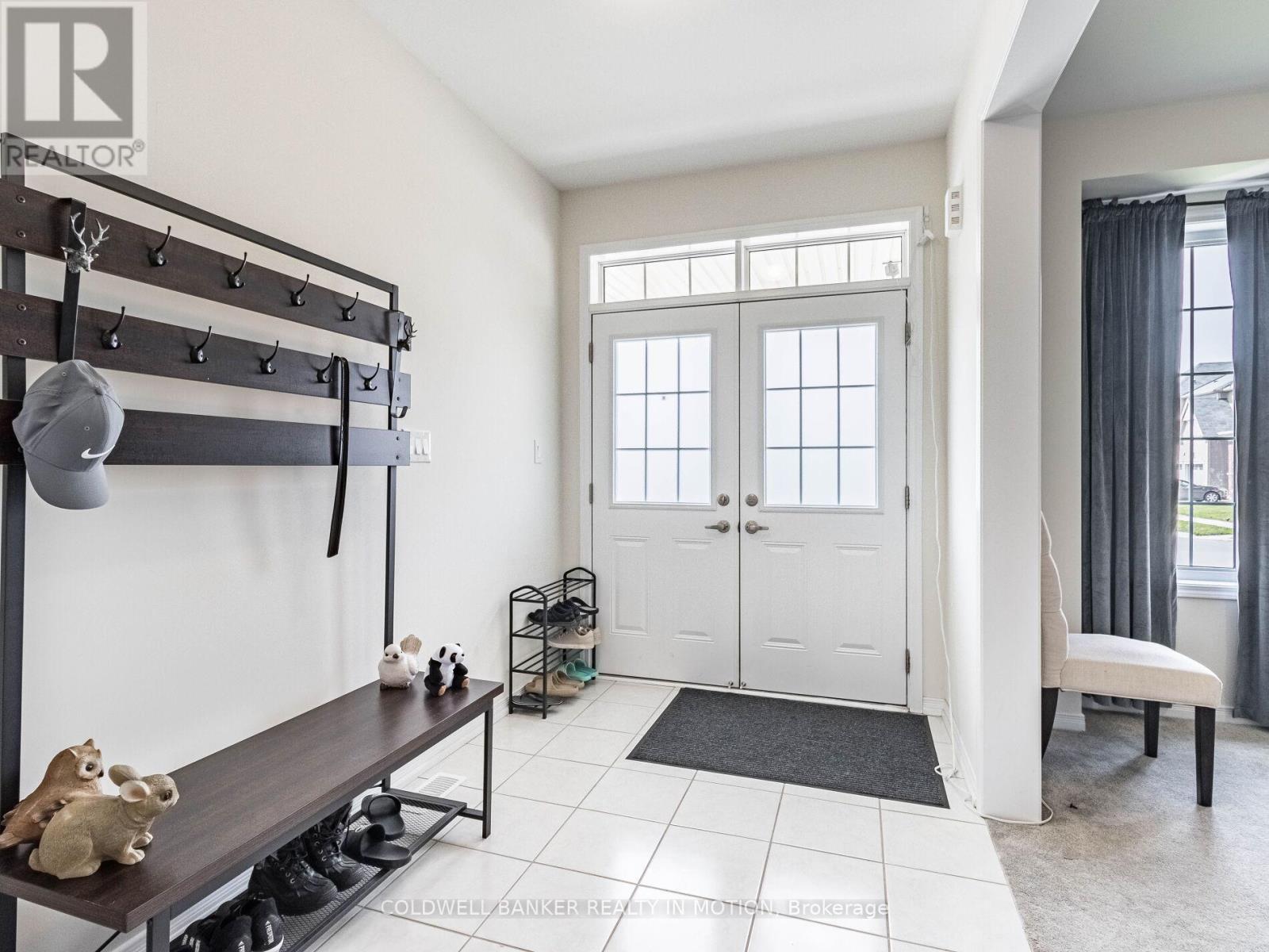 28 Esther Crescent W, Thorold, Ontario  L3B 5N5 - Photo 6 - X12048473