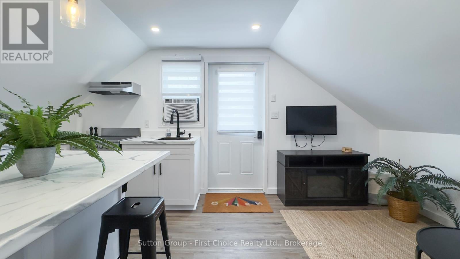 162 Wellington Street S, Goderich, Ontario  N7A 3T4 - Photo 10 - X12048479