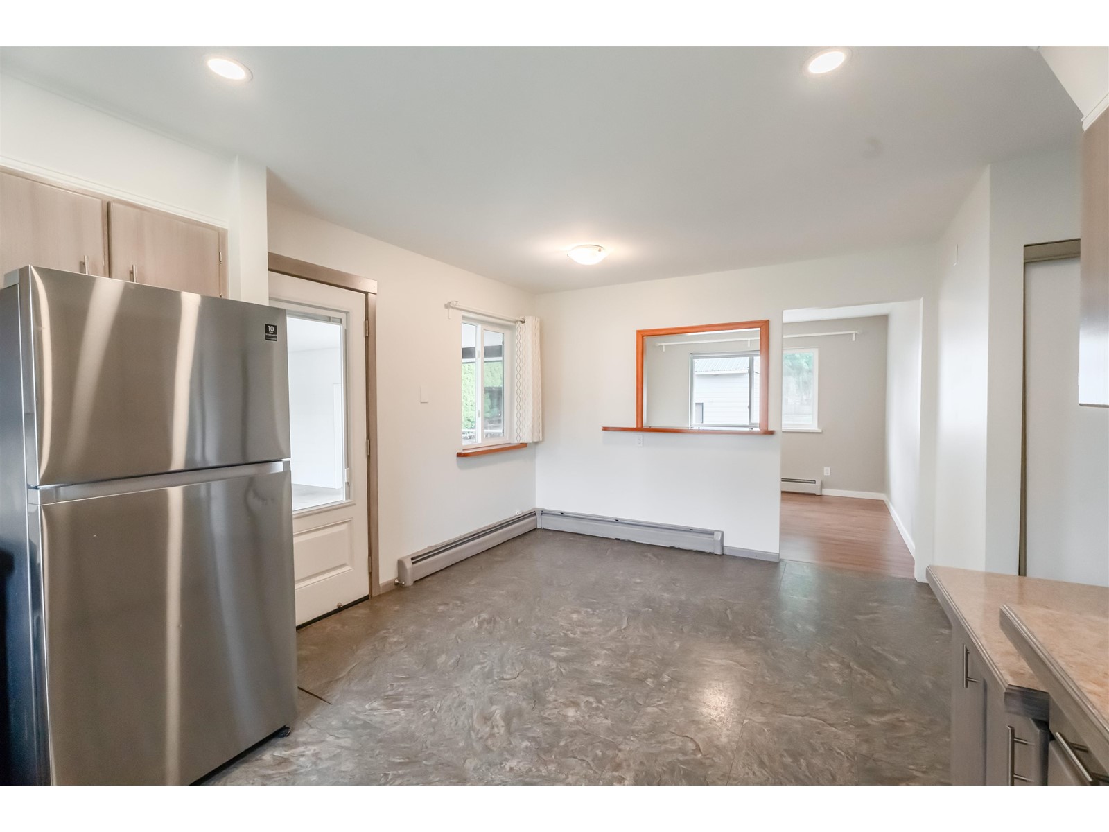 Property at 24114 56 AVENUE image 5