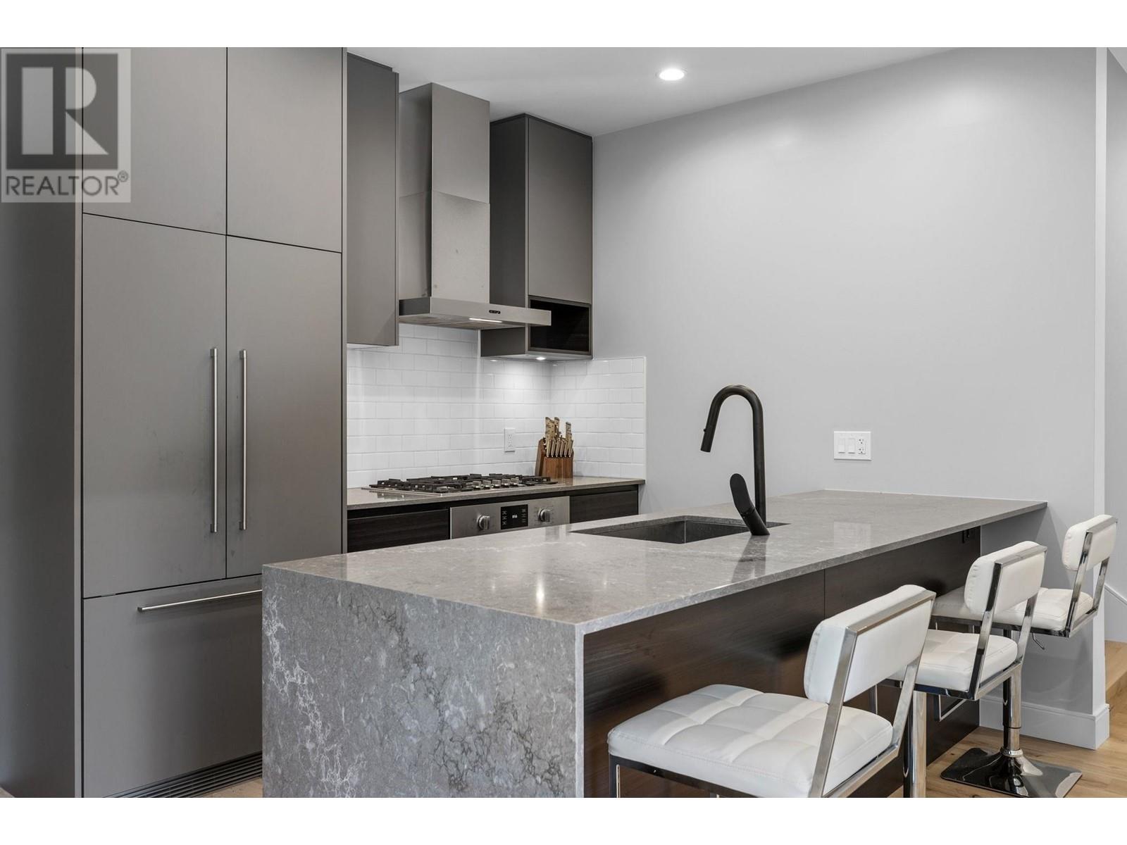 631 55 Klahanie Drive, Port Moody, British Columbia  V3H 0M9 - Photo 12 - R2983176