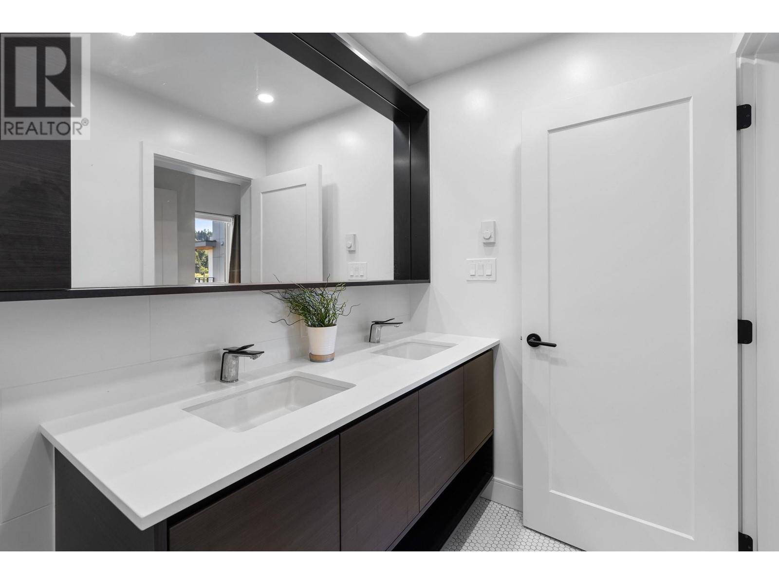 631 55 Klahanie Drive, Port Moody, British Columbia  V3H 0M9 - Photo 22 - R2983176