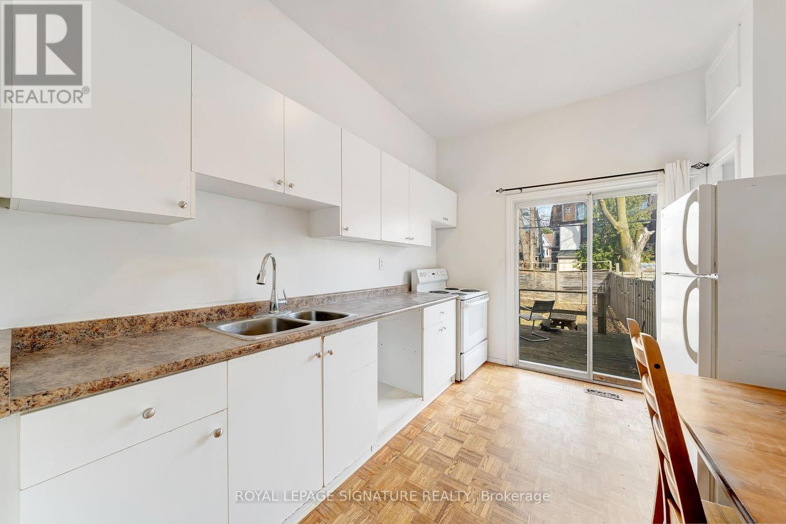 1059 Bathurst Street, Toronto, Ontario  M5R 3G8 - Photo 11 - C12048528