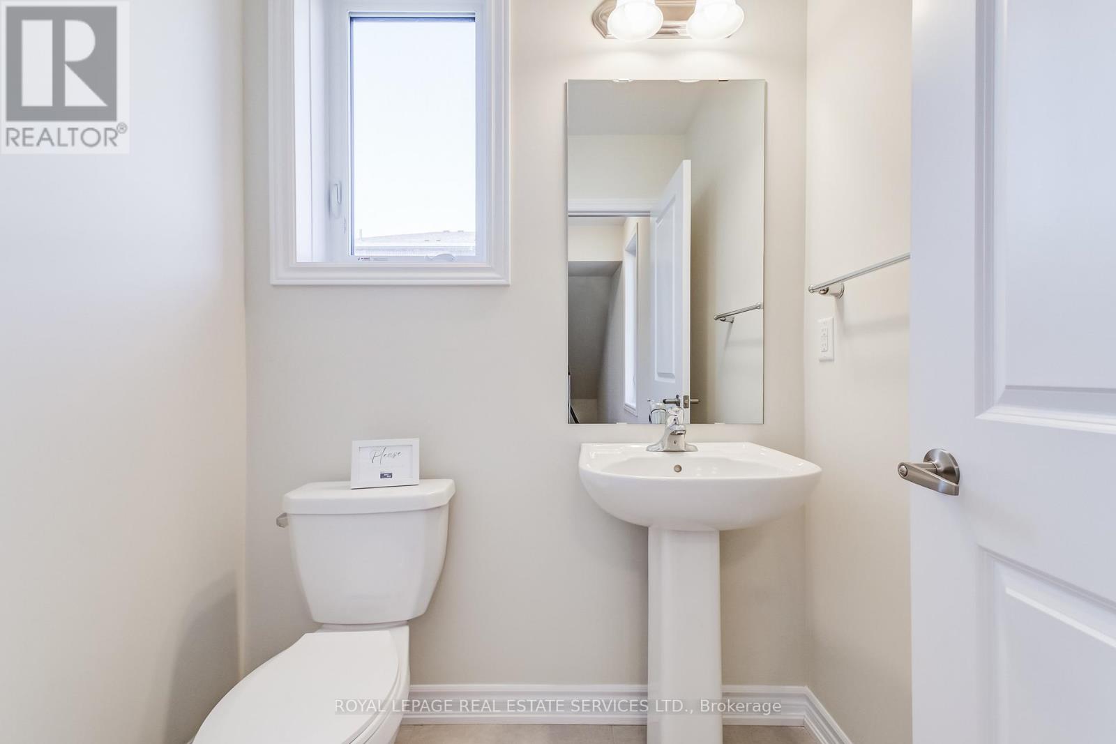 1387 Almonte Drive, Burlington, Ontario  L7P 0V6 - Photo 10 - W12029749