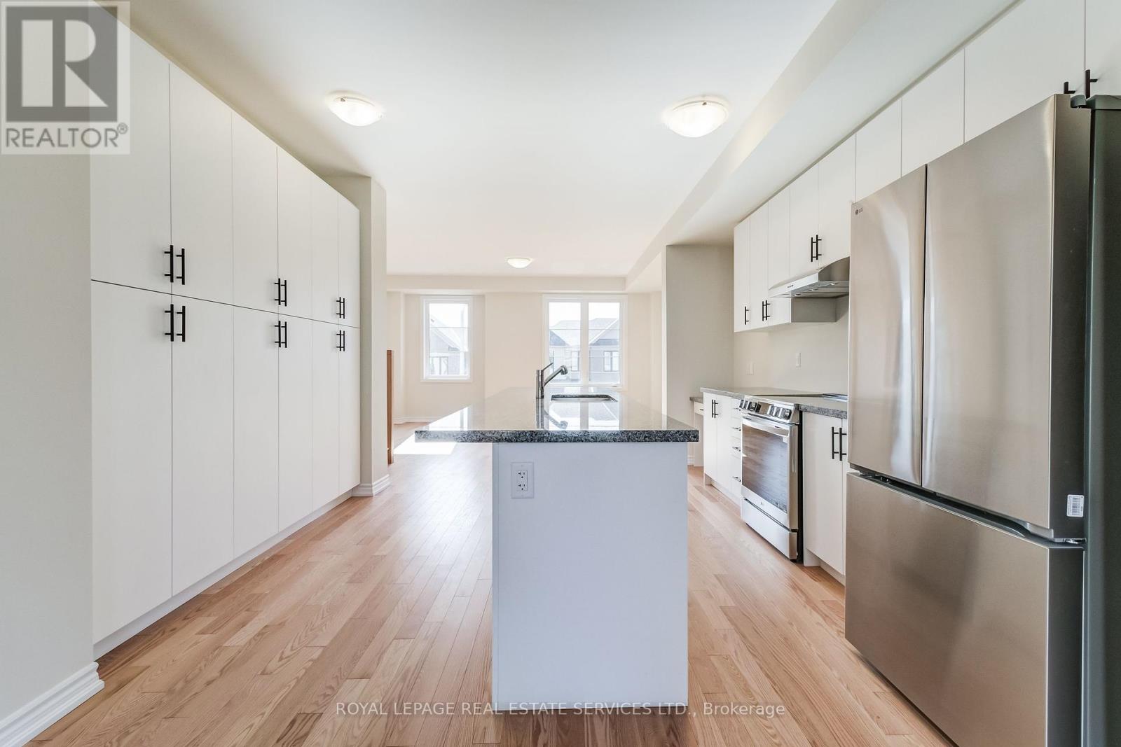 1387 Almonte Drive, Burlington, Ontario  L7P 0V6 - Photo 11 - W12029749