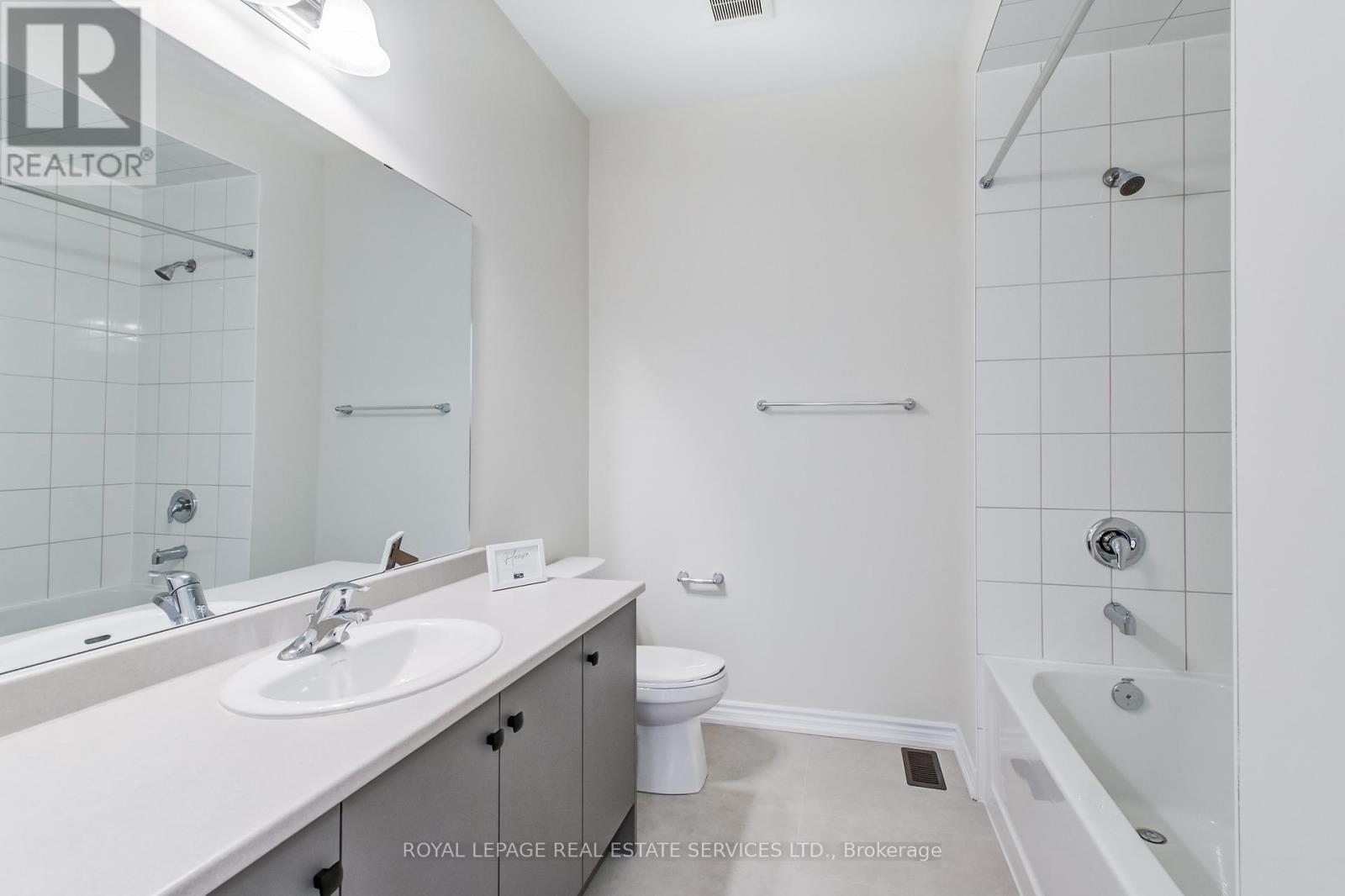 1387 Almonte Drive, Burlington, Ontario  L7P 0V6 - Photo 23 - W12029749
