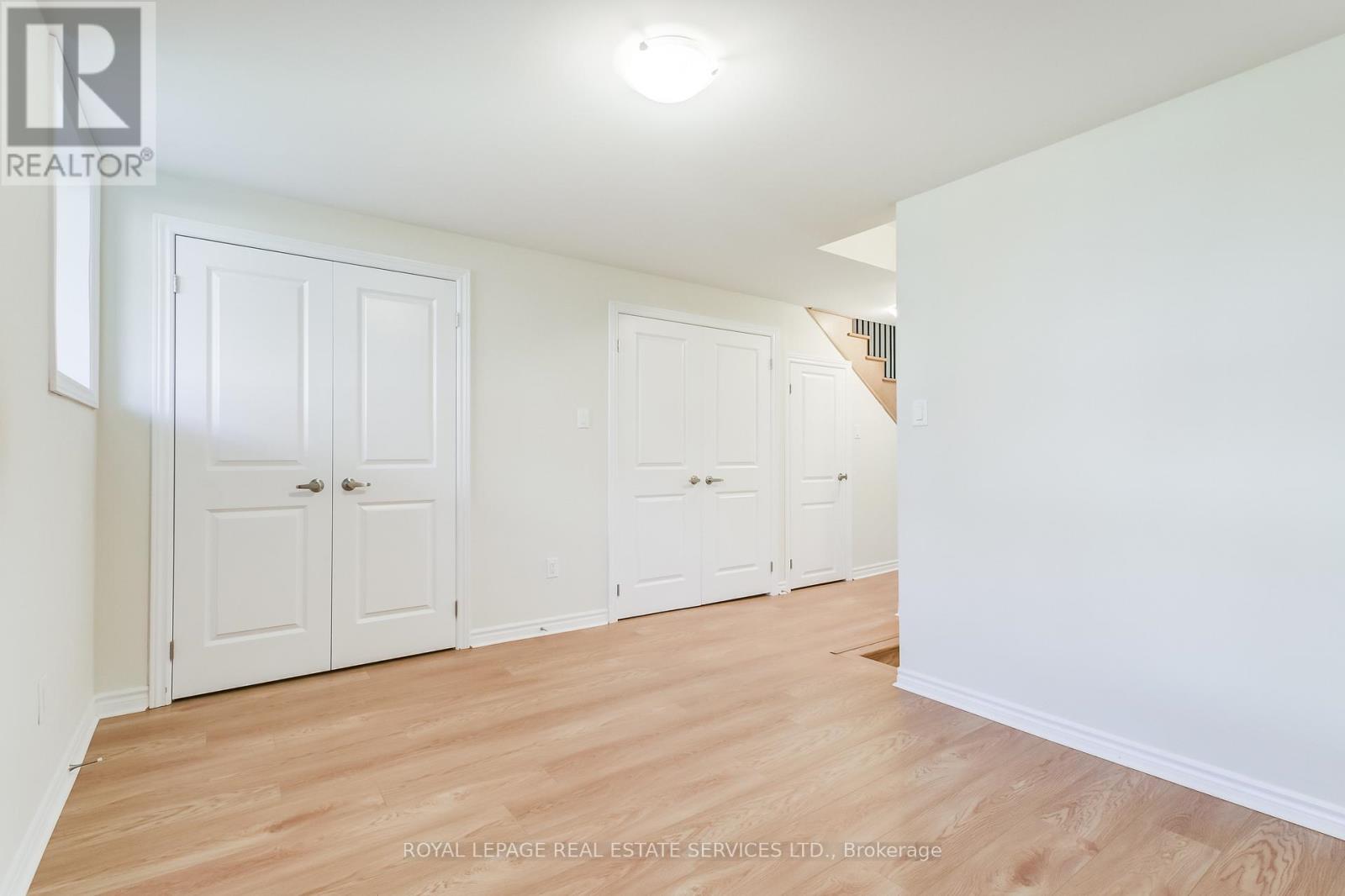 1387 Almonte Drive, Burlington, Ontario  L7P 0V6 - Photo 9 - W12029749