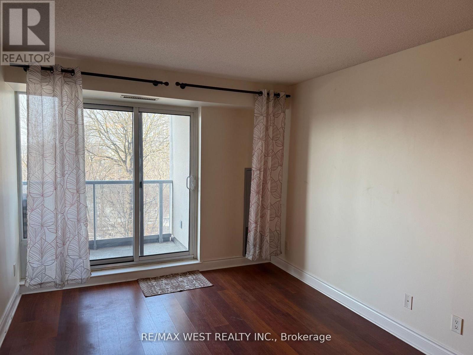 Property at 408 - 7 NORTH PARK ROAD image 2