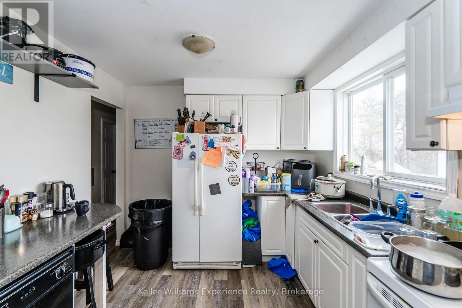 23 Beaumaur Drive, Penetanguishene, Ontario  L9M 1V7 - Photo 3 - S12048640
