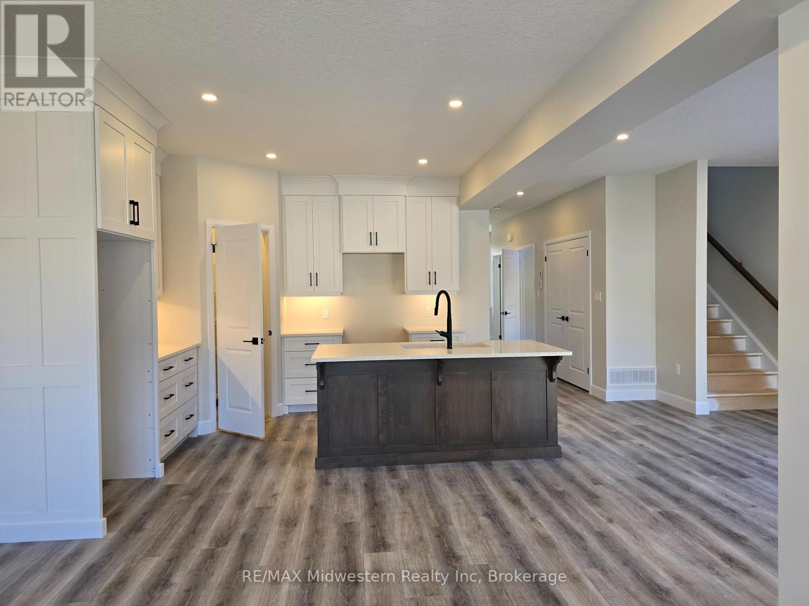 191 Queen Street, North Perth, Ontario  N0G 1B0 - Photo 3 - X12048679