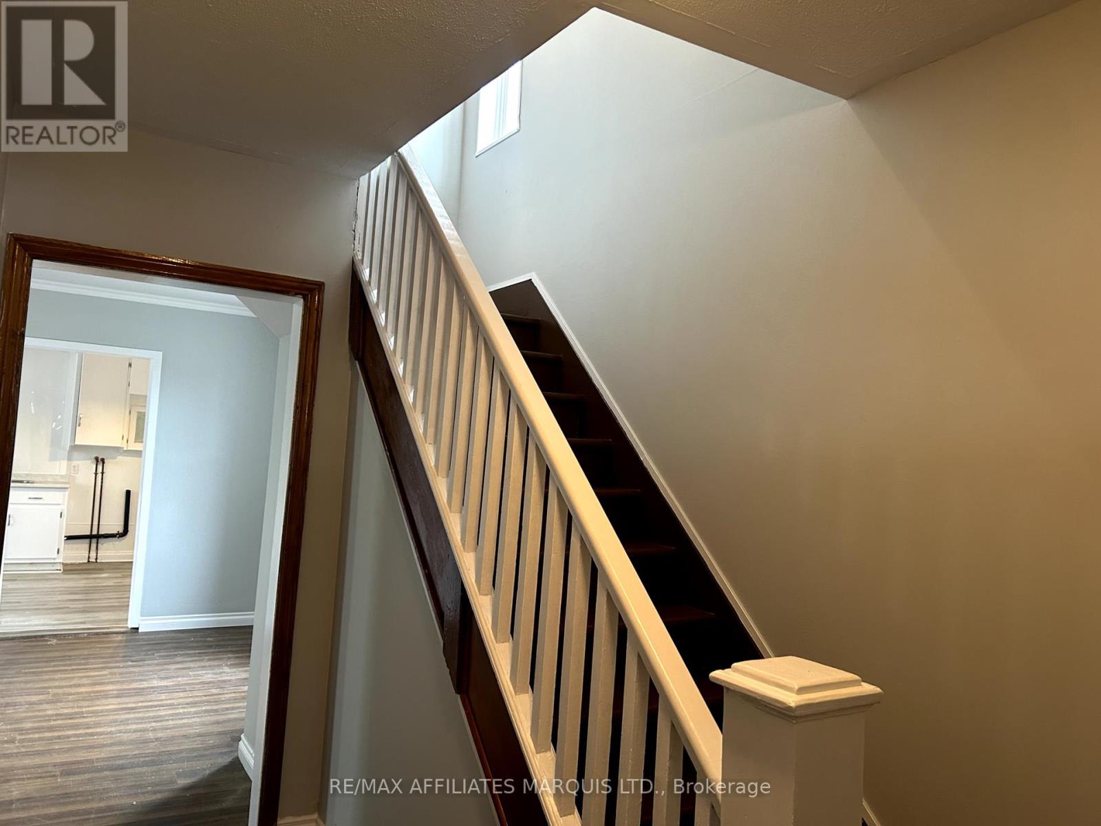 8 Millville Avenue, Cornwall, Ontario  K6H 4K4 - Photo 6 - X12048669