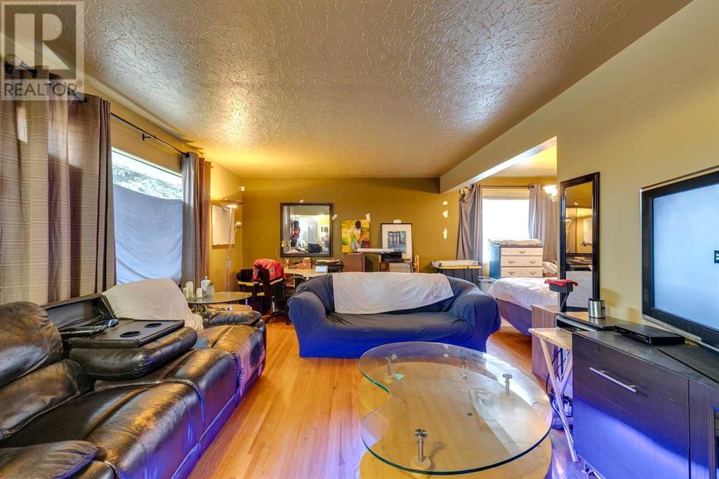 Property at 9223 Elbow Drive SW image 4
