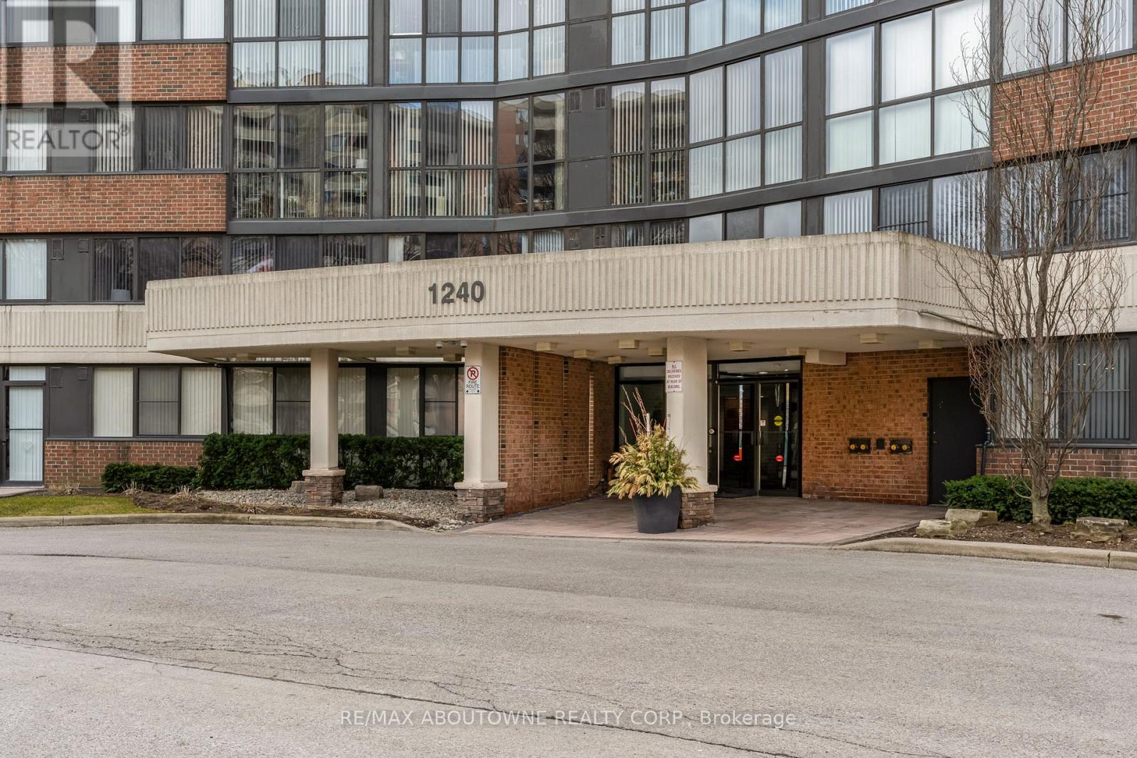 Property at 605 - 1240 MARLBOROUGH COURT image 2