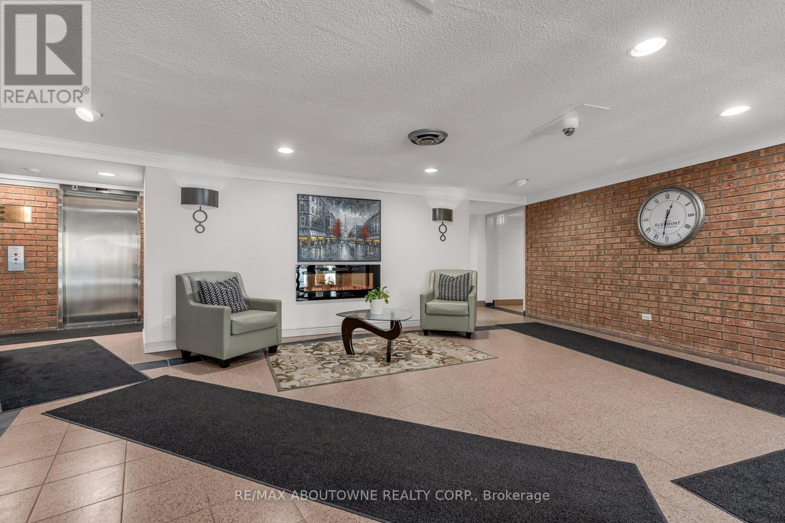 Property at 605 - 1240 MARLBOROUGH COURT image 4