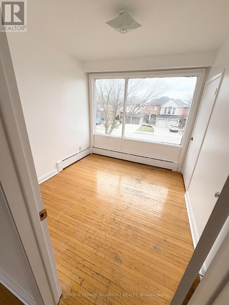 2nd Floor - 214 Queenslea Avenue, Toronto, Ontario  M9N 2L6 - Photo 8 - W12048652