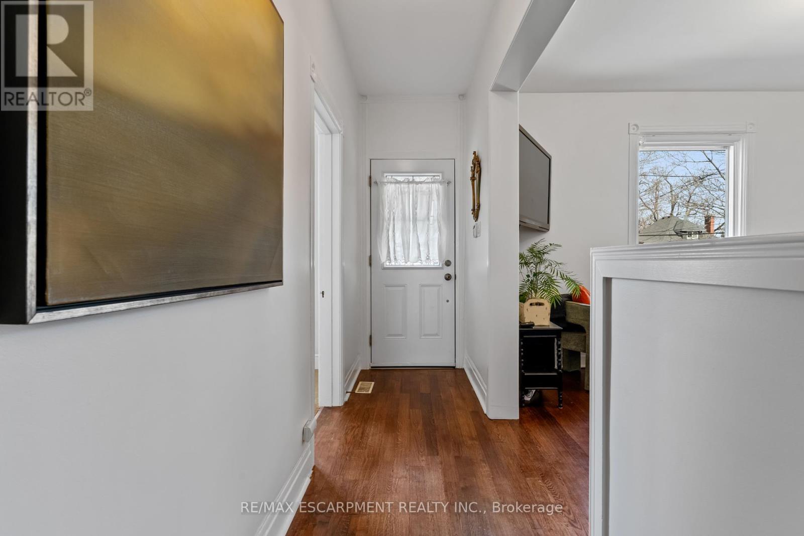 Property at 245 HILLCREST AVENUE image 5