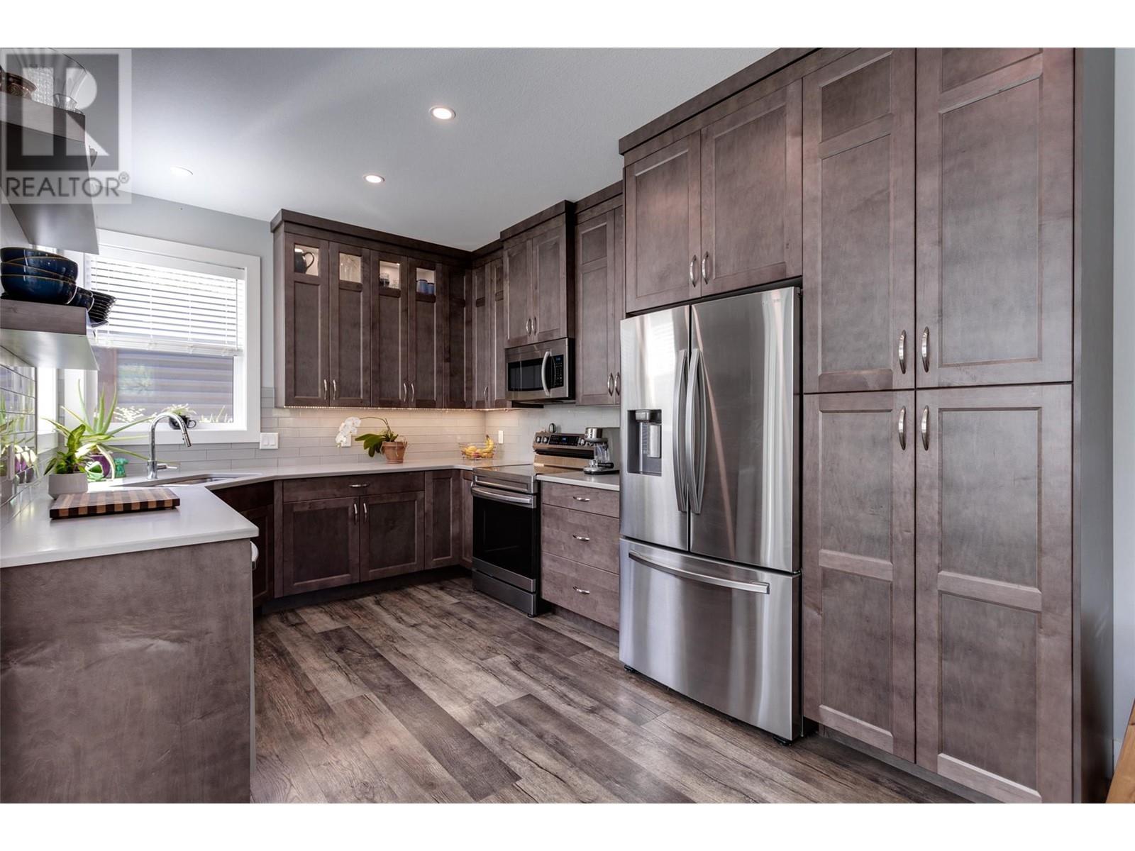 Property at 1259 Rio Drive image 4