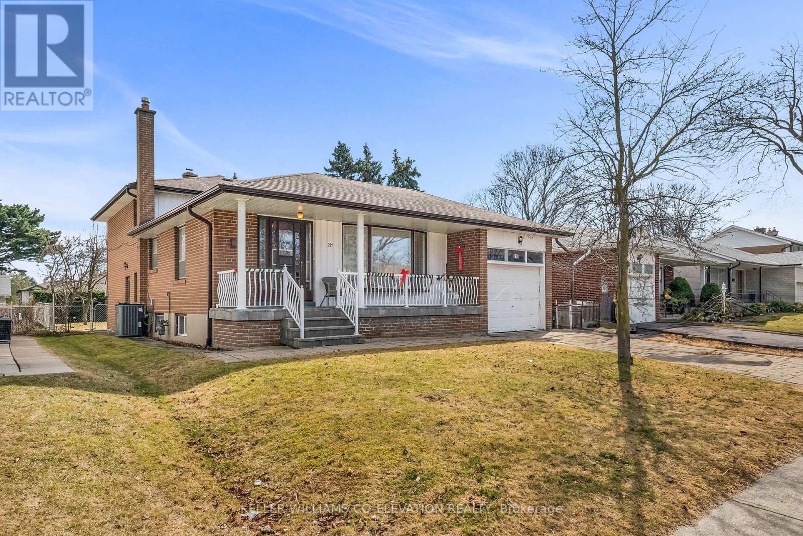 Property at 217 LA ROSE AVENUE image 1