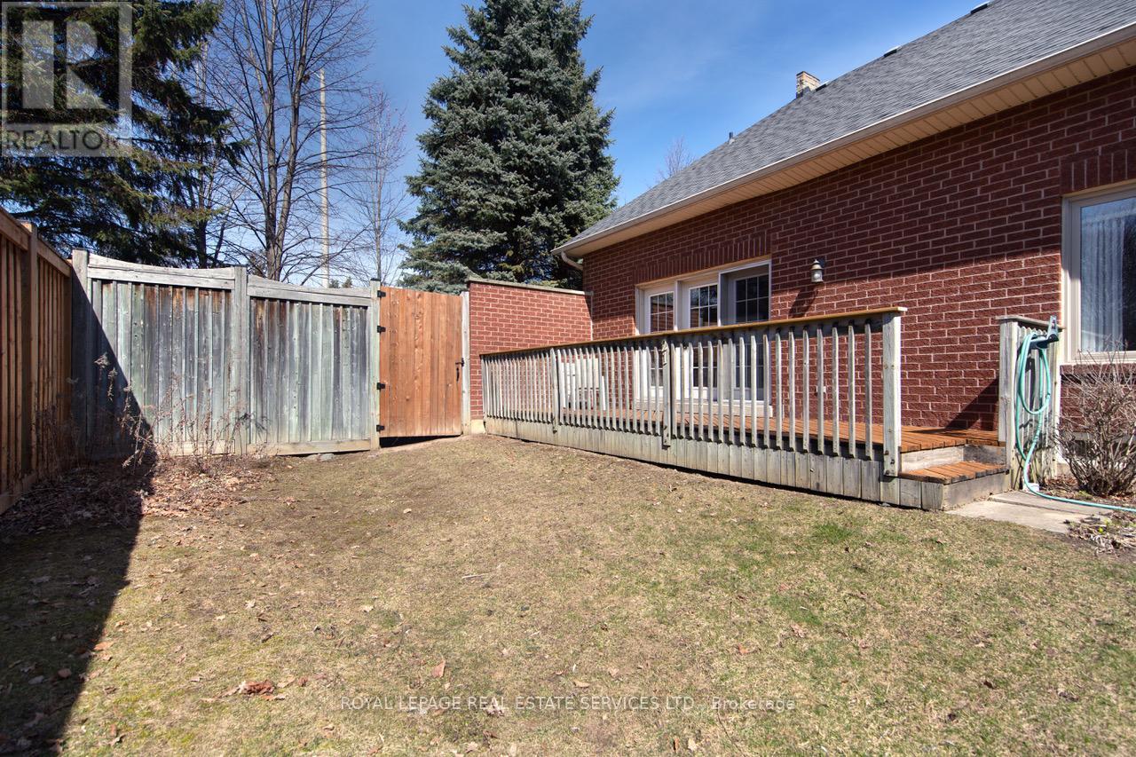 21 - 1010 Cristina Court, Mississauga, Ontario  L5J 4T7 - Photo 28 - W11994349