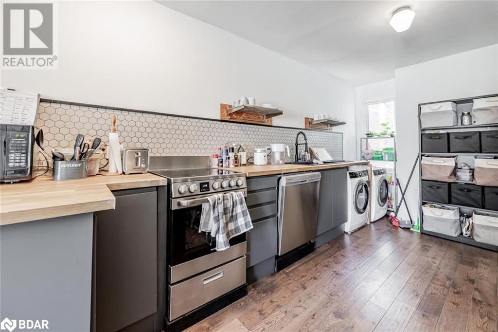 14 Coxwell Avenue, Toronto, Ontario  M4L 3A7 - Photo 6 - 40711271