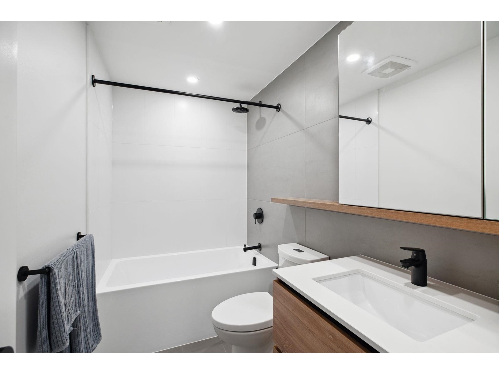3609 10448 University Drive, Surrey, British Columbia  V3T 0S7 - Photo 16 - R2983139