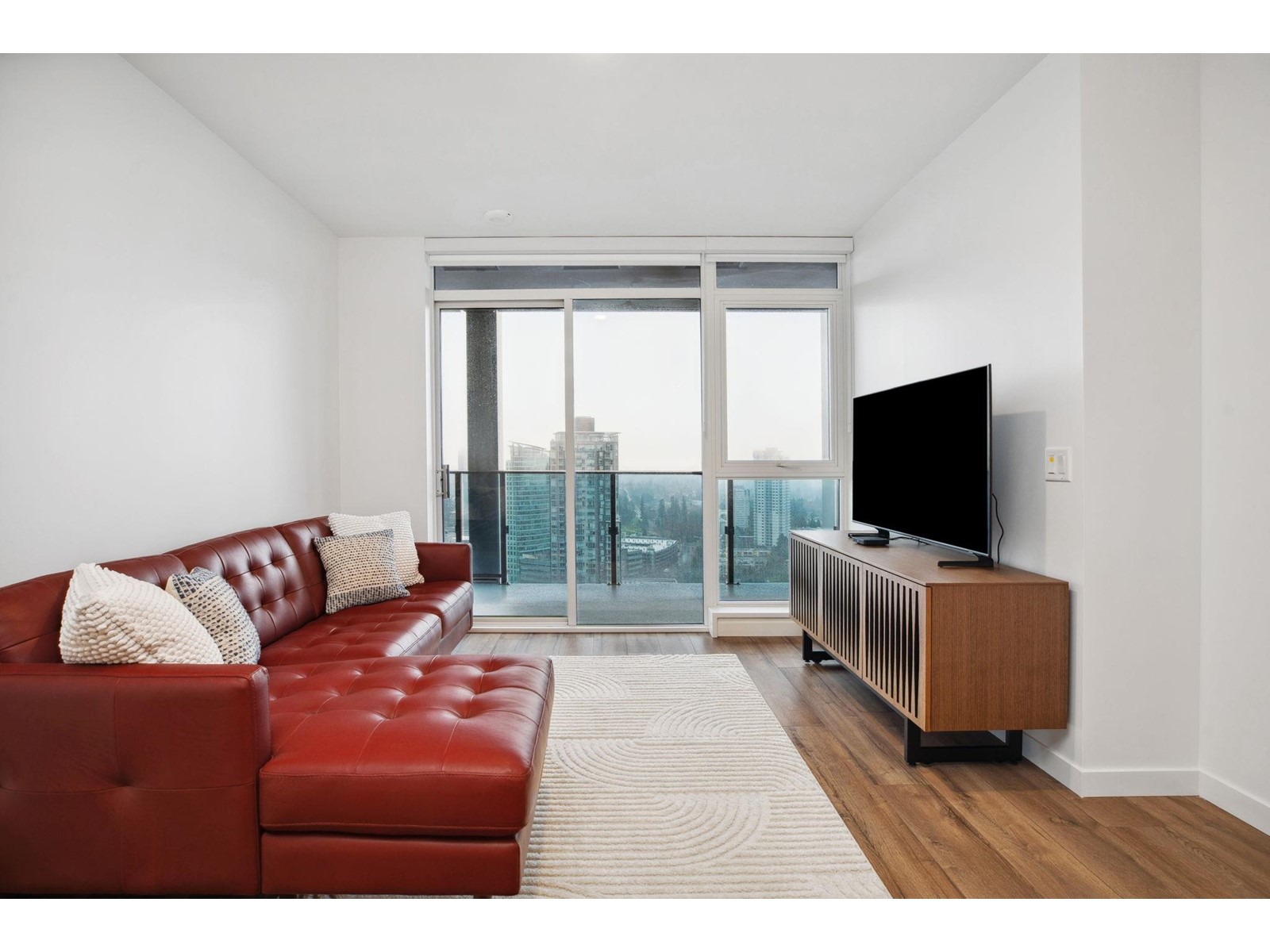 3609 10448 University Drive, Surrey, British Columbia  V3T 0S7 - Photo 4 - R2983139