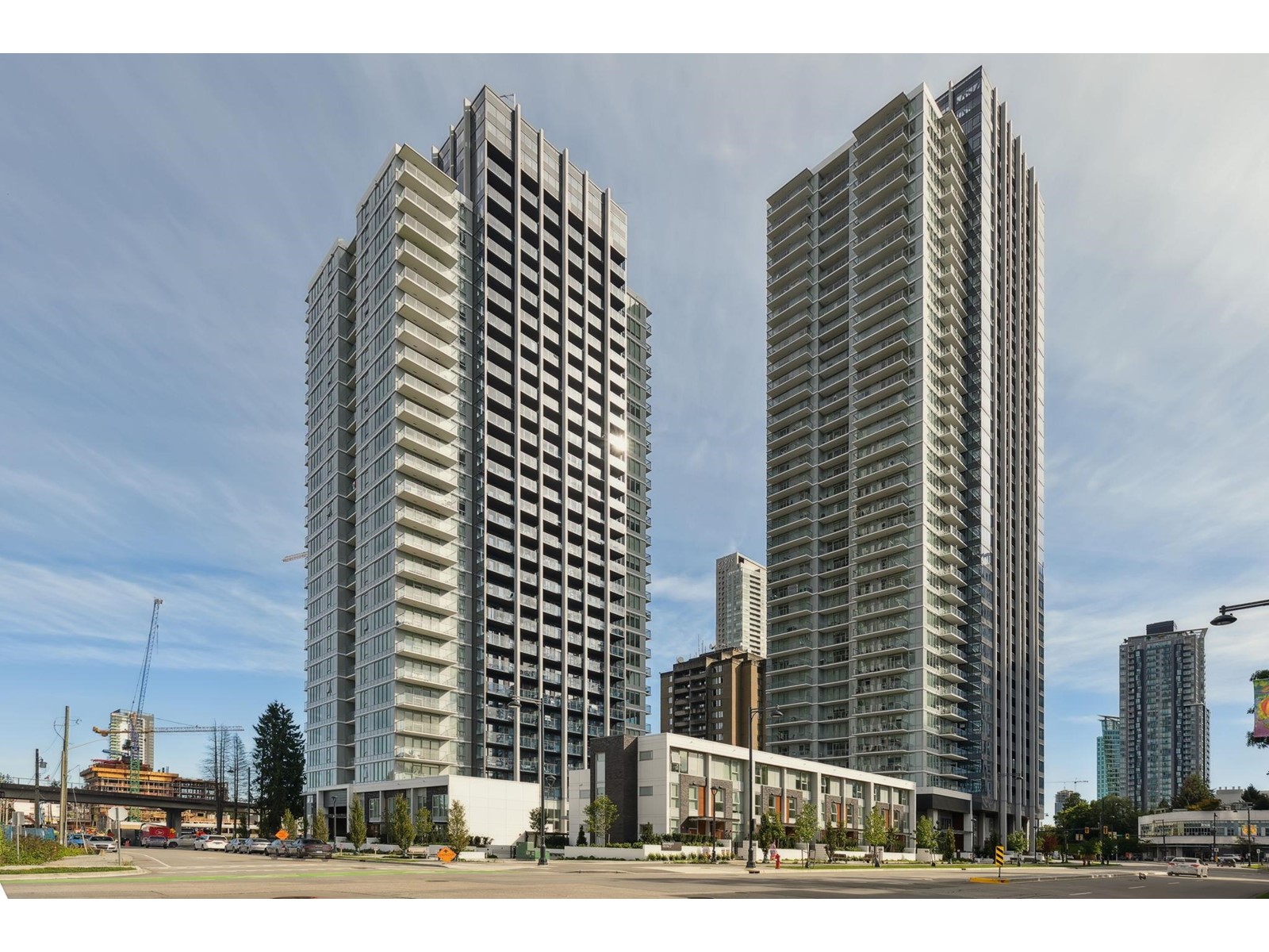 3609 10448 University Drive, Surrey, British Columbia  V3T 0S7 - Photo 2 - R2983139