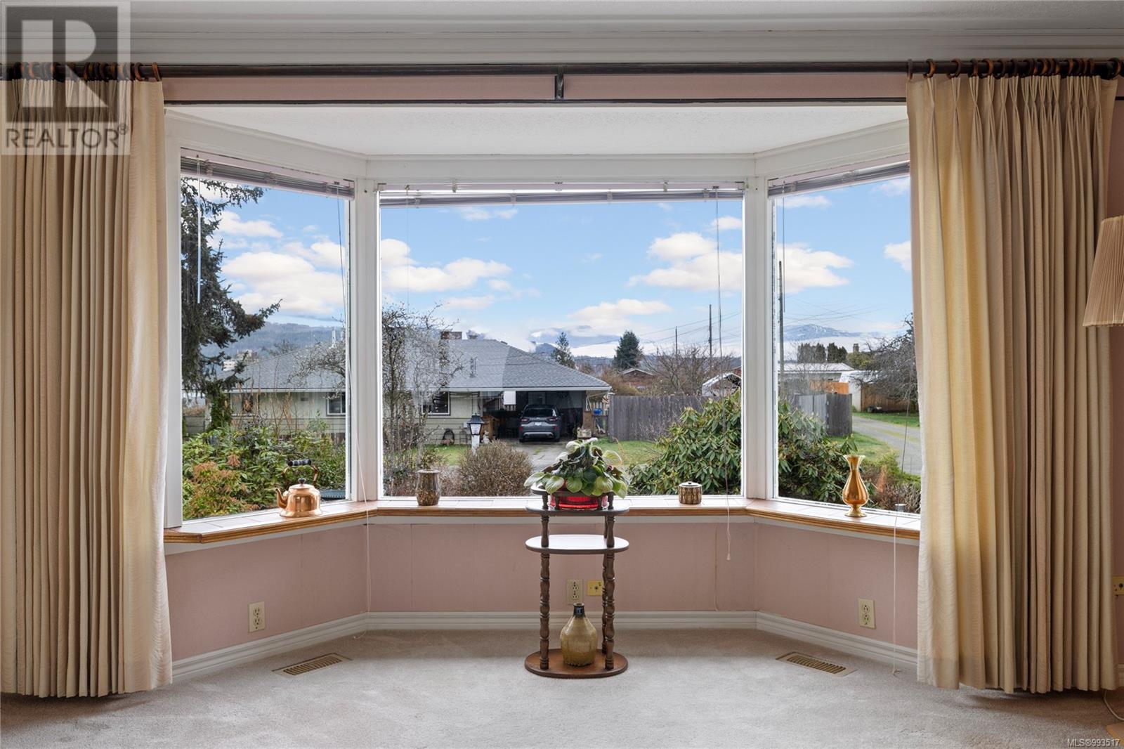 Property at 4017 Kendall Ave image 3