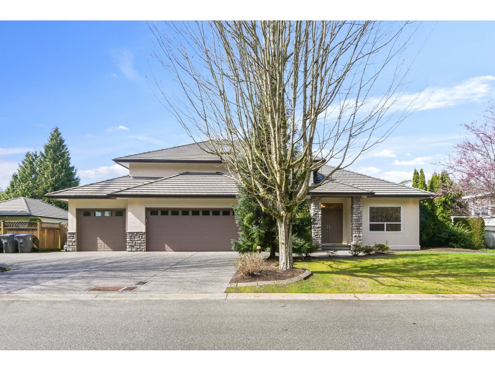 Property at 2121 140 STREET image 2