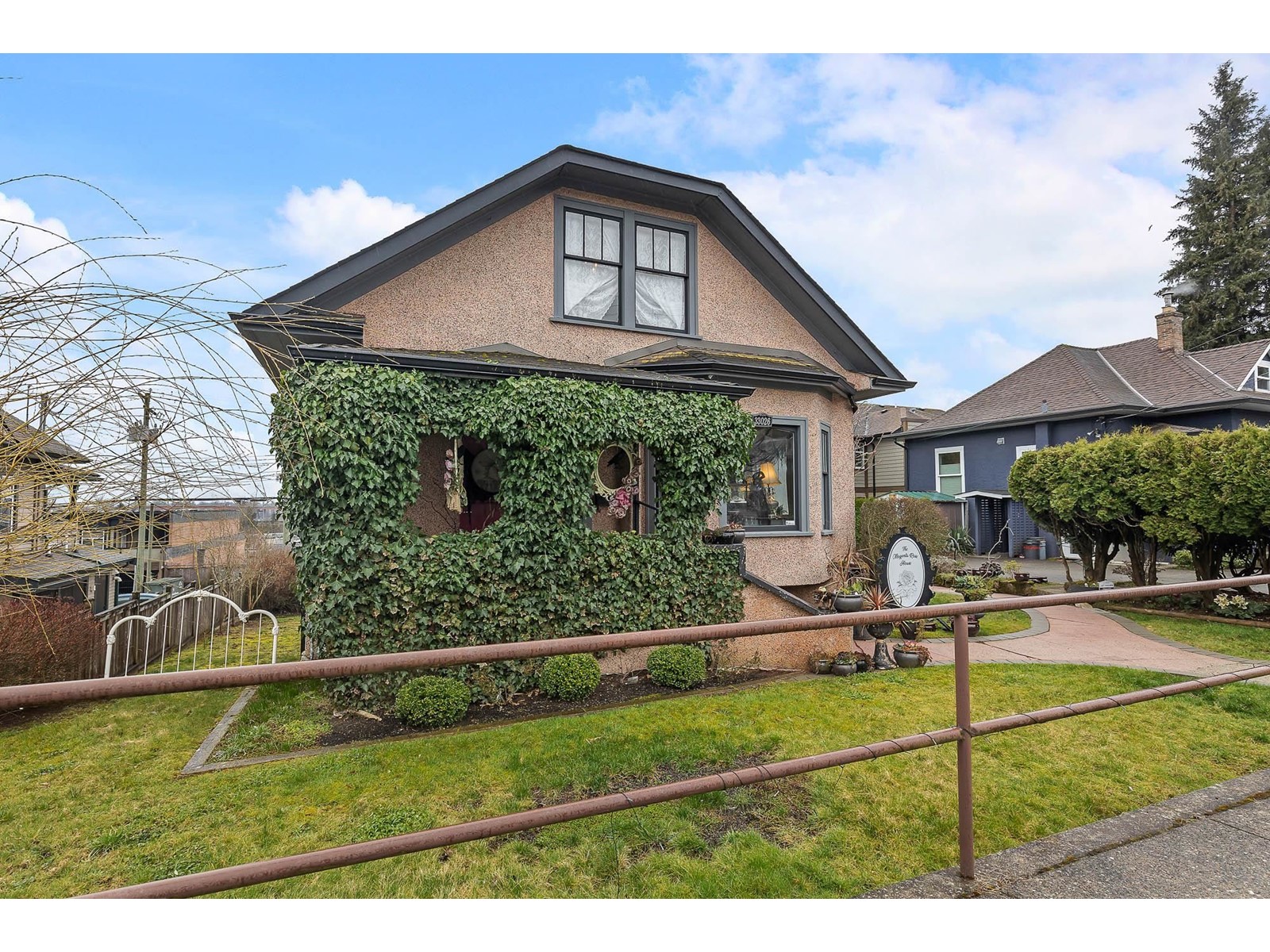 Property at 33026 2ND AVENUE image 3