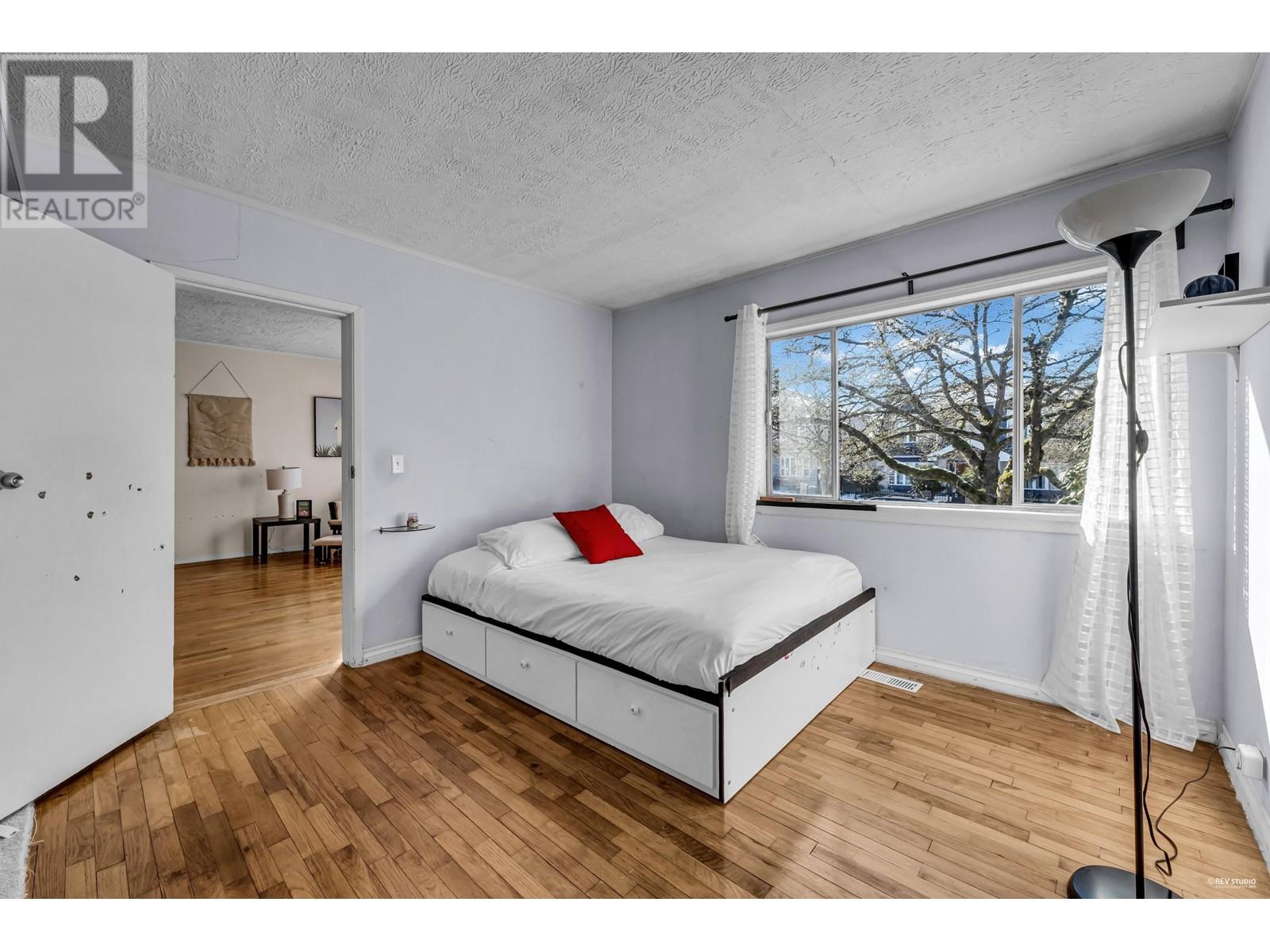 4772 Inverness Street, Vancouver, British Columbia  V5V 4X6 - Photo 3 - R2967371