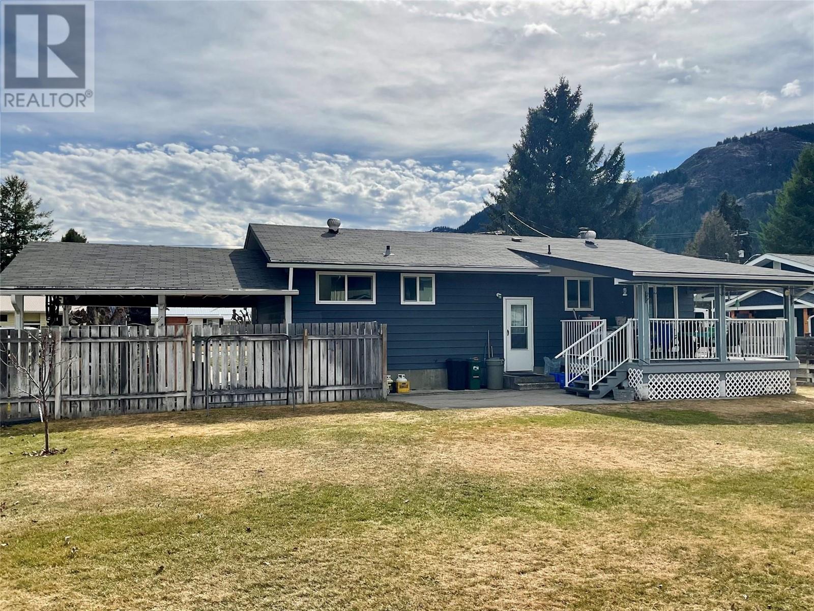 431 Hartland Avenue, Midway, British Columbia  V0H 1M0 - Photo 5 - 10341006